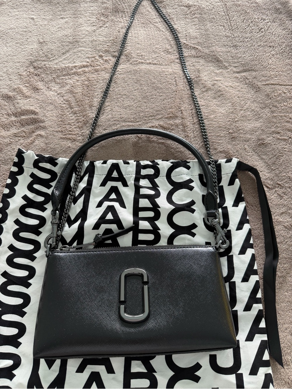 Marc Jacobs Black Leather Shoulder Bag with Chain Strap convertible